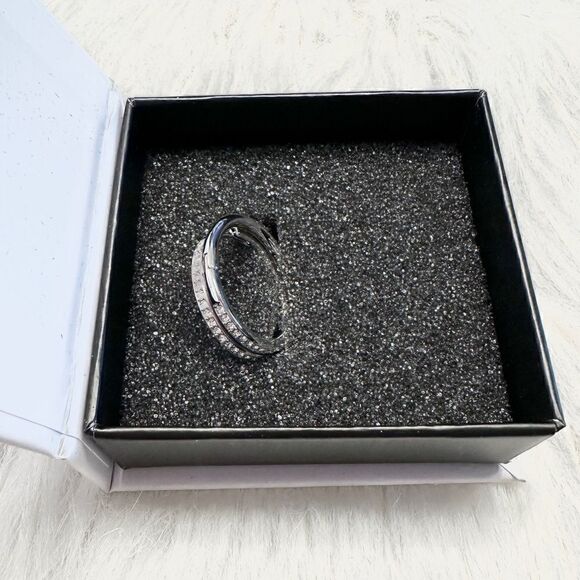 Cate & Chloe Bianca 18k White Gold Plated Silver Hoop Earrings New in Box - Picture 6 of 6